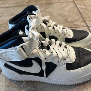 Nike Air Force 1 Mid Reverse Panda - Black & White Leather